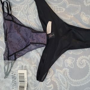 BNWT 2 pairs of Victoria's Secret panties (M)